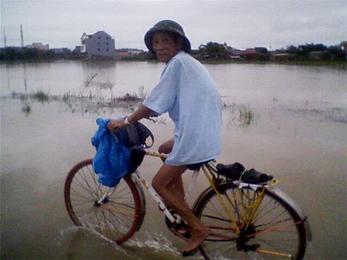 Lũ lại lên mênh mông tại Quảng Bình