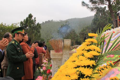Nhieu-nguoi-den-thap-huong-3612-13894428