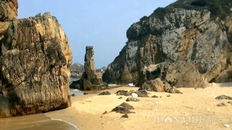 Ngắm bãi Đá Nhảy đẹp hoang sơ ở Quảng Bình