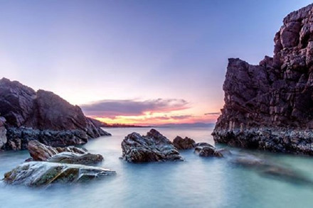 Đẹp ngất ngây vũ điệu bãi Đá nhảy trong nắng sớm bình minh