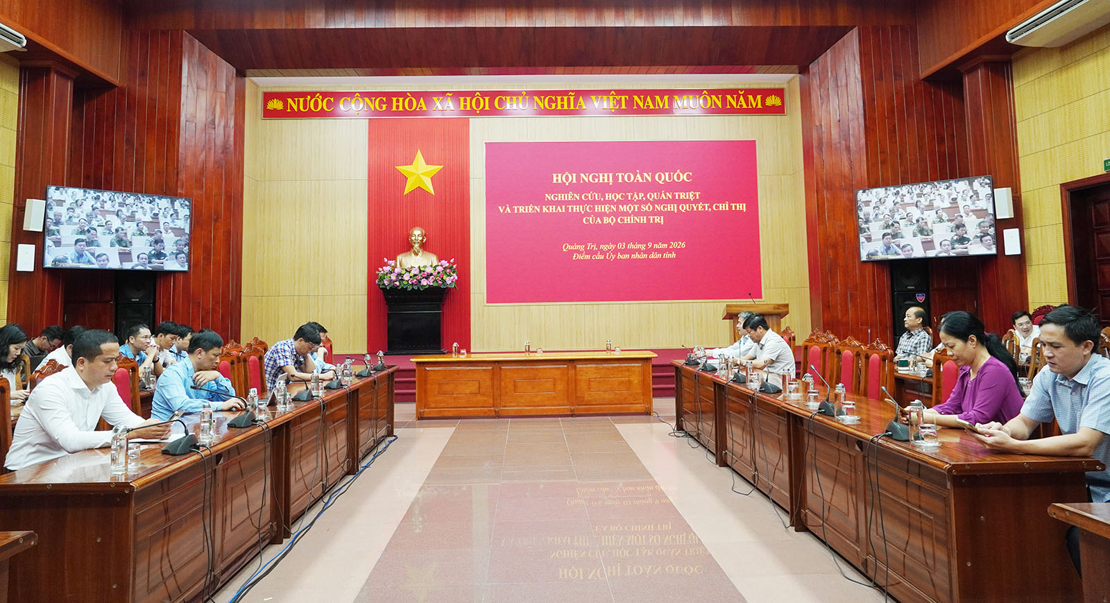 Văn phòng UBND tỉnh nghiên cứu, học tập, quán triệt và triển khai thực hiện Nghị quyết, Chỉ thị của Bộ Chính trị