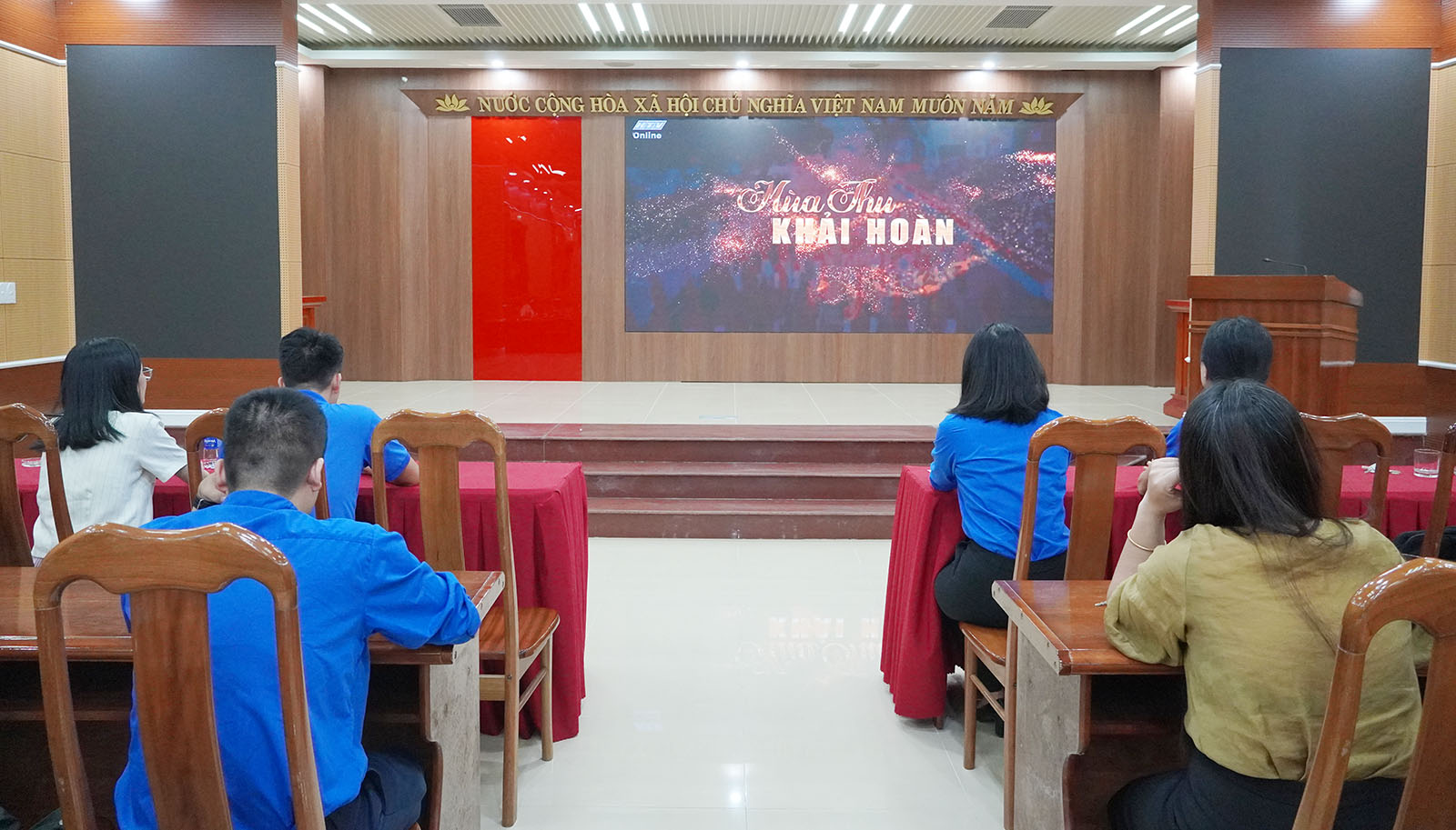 Sinh hoạt chuyên đề học tập và làm theo tư tưởng, đạo đức, phong cách Hồ Chí Minh với chủ đề “Bác Hồ với mùa Thu Cách mạng”